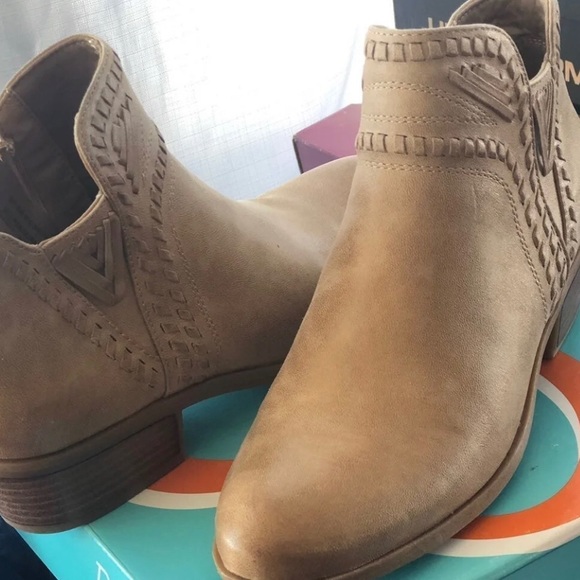 baretraps gerty ankle boots